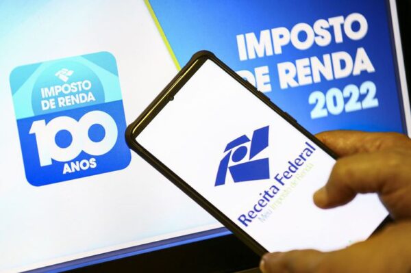 Contribuintes começam a receber declaração pré-preenchida do IR