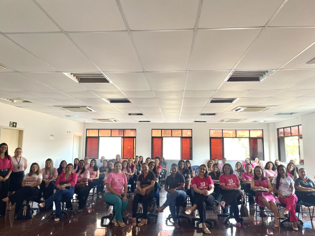#OutubroRosa: CRCMA reúne colaboradoras e conselheiras da casa em palestra sobre prevenção do câncer de mama